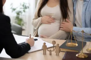 ליווי משפטי להורים מיועדים בתהליך הפונדקאות (1)